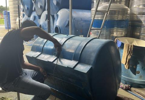 Keo Dán Bồn Nhựa Đựng Nước: Review Thực Tế & Hướng Dẫn Vá 2026