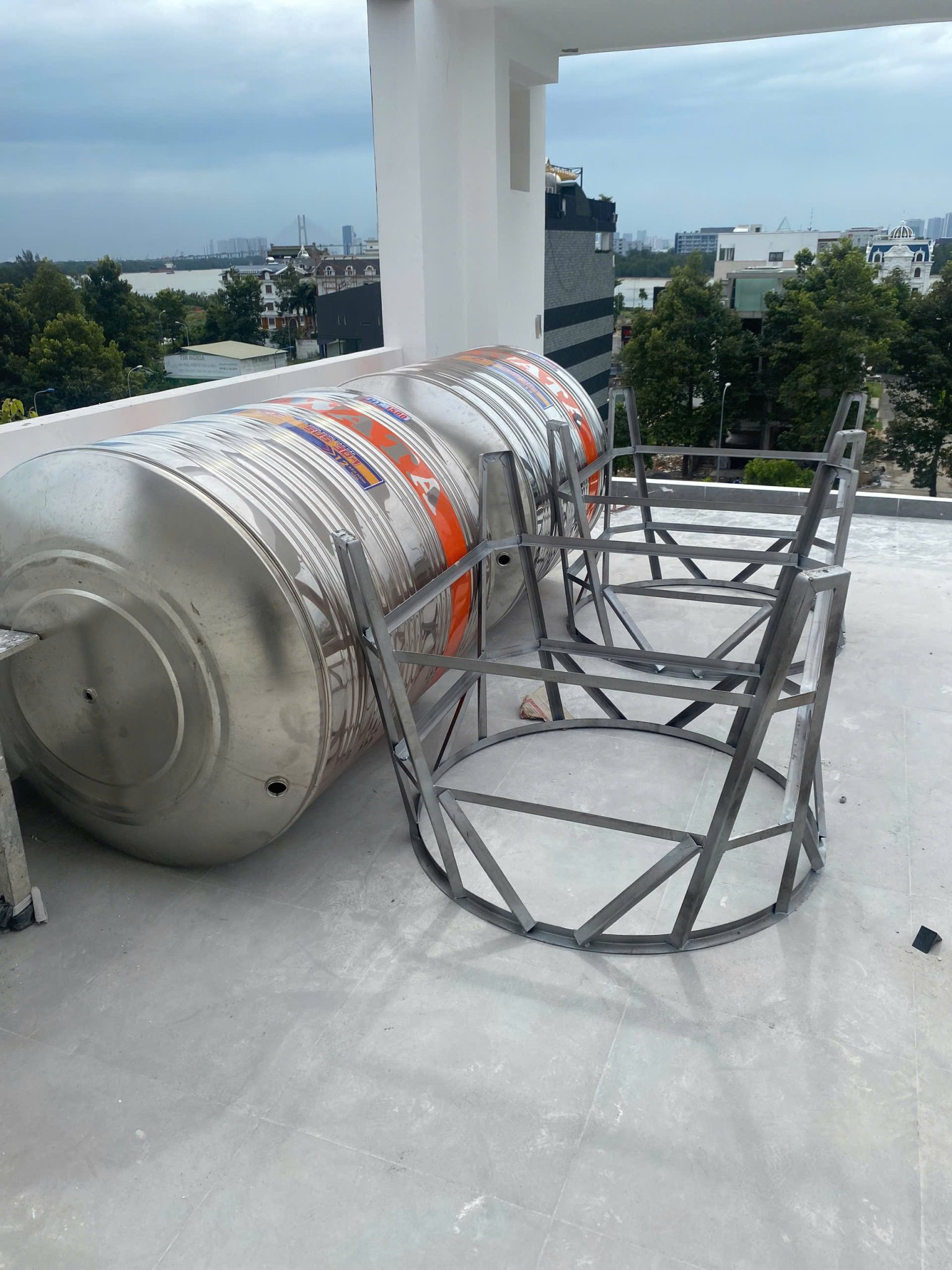 Những điều cần kiểm tra trước khi nhận bồn inox 8000L ngang