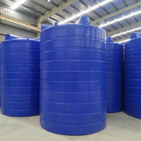 Lắp đặt bồn nước nhựa Sơn Hà trên sân thượng
