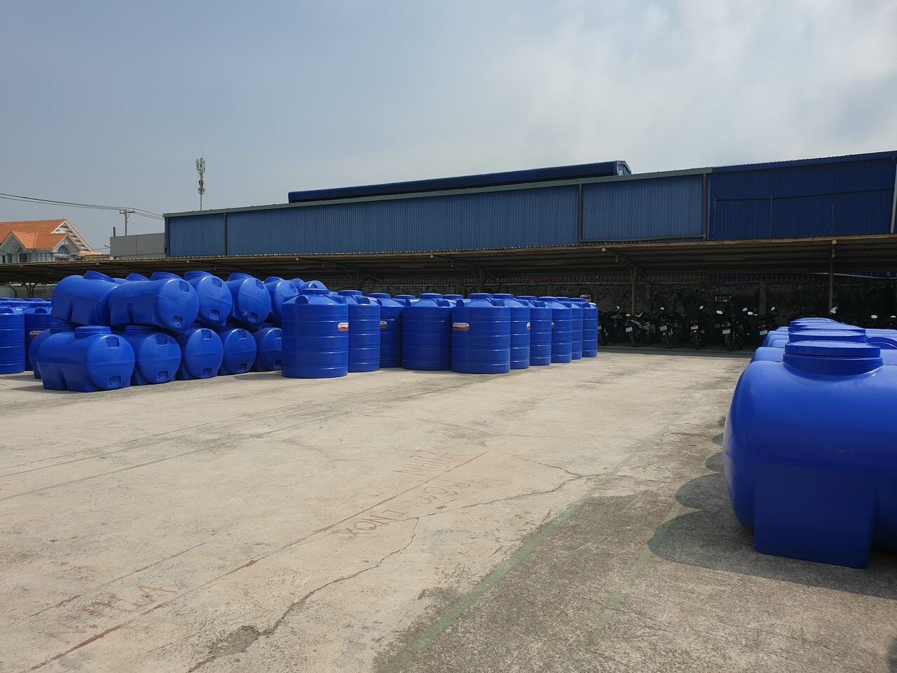 So sánh bồn nhựa 1000L ngang và đứng