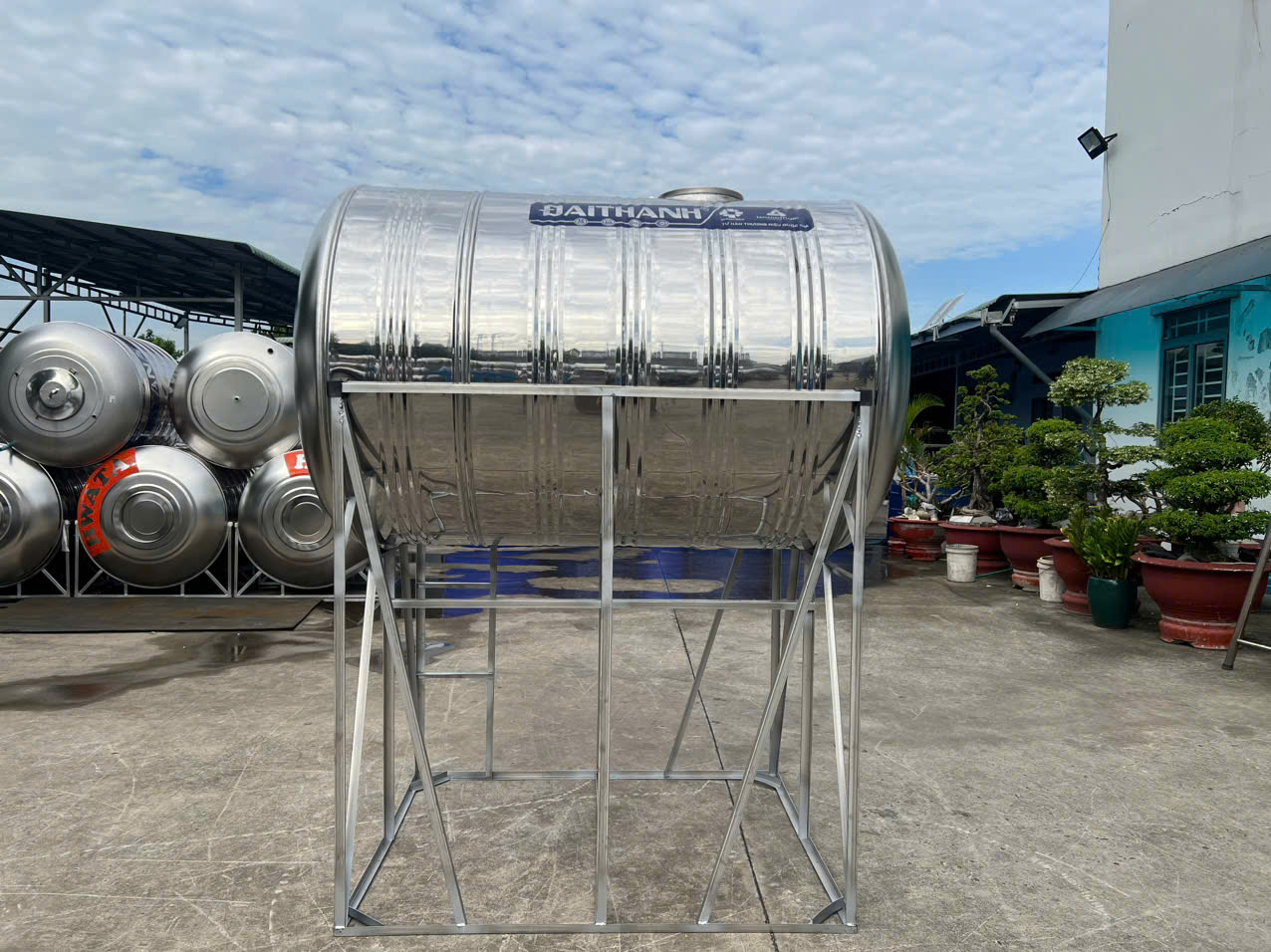 Kiểm tra chân đỡ DT1500N Chân đỡ bồn inox Đại Thành 1500L ngang