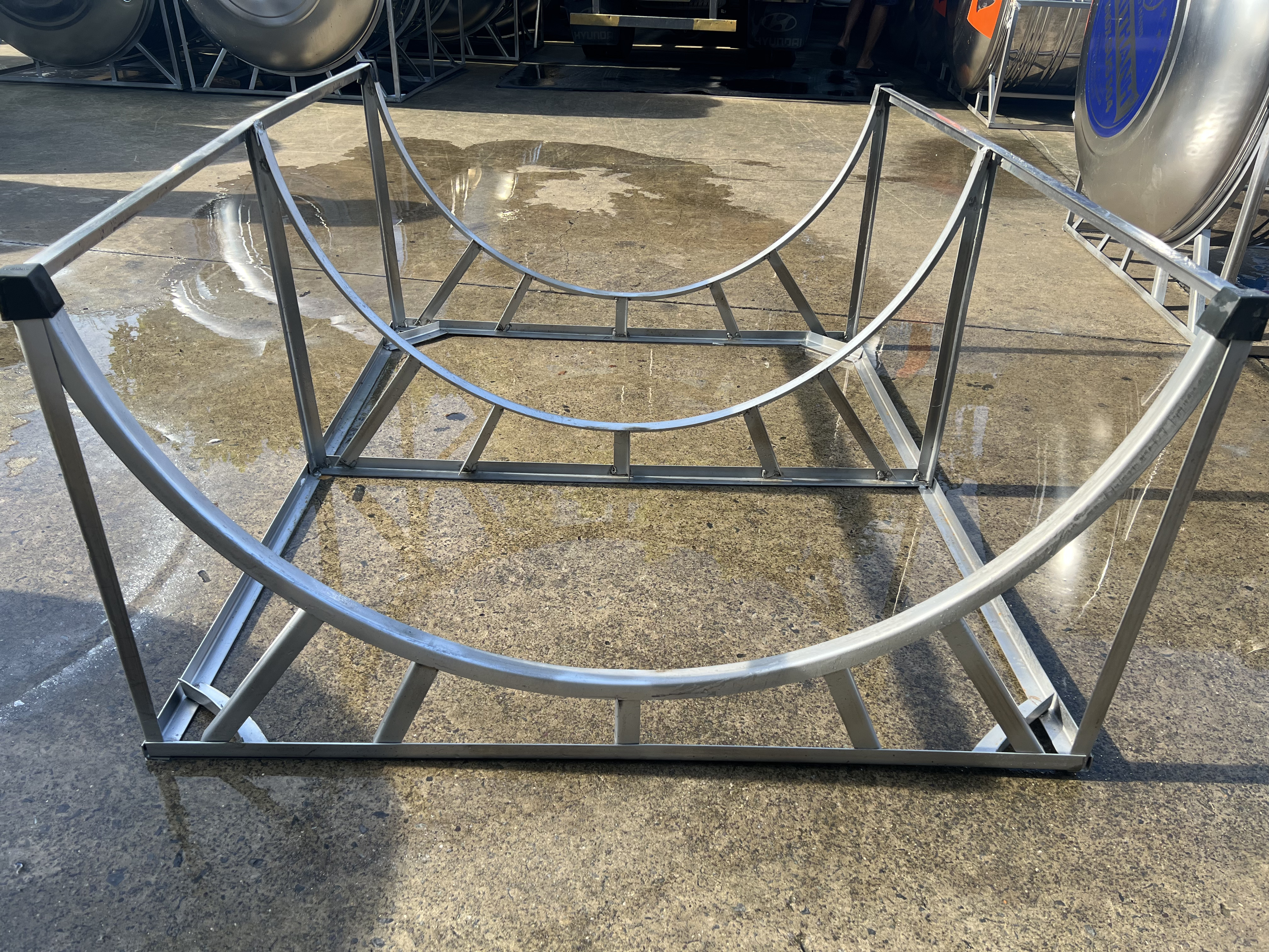 Kiểm tra chân đỡ SH1500N Chân đỡ bồn inox Sơn Hà 1500L ngang
