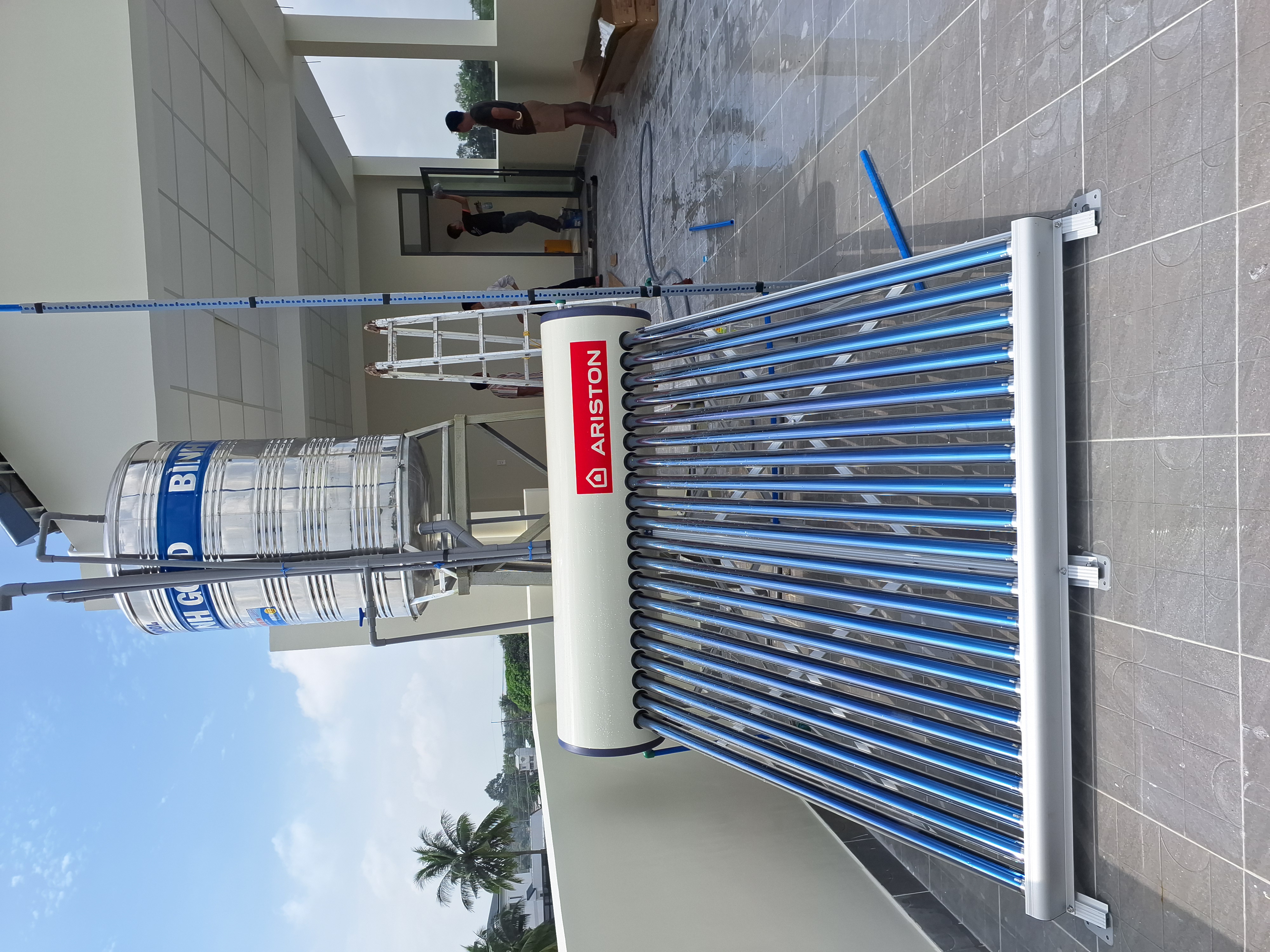 Kho máy năng lượng mặt trời Đại Thành 130L chính hãng
