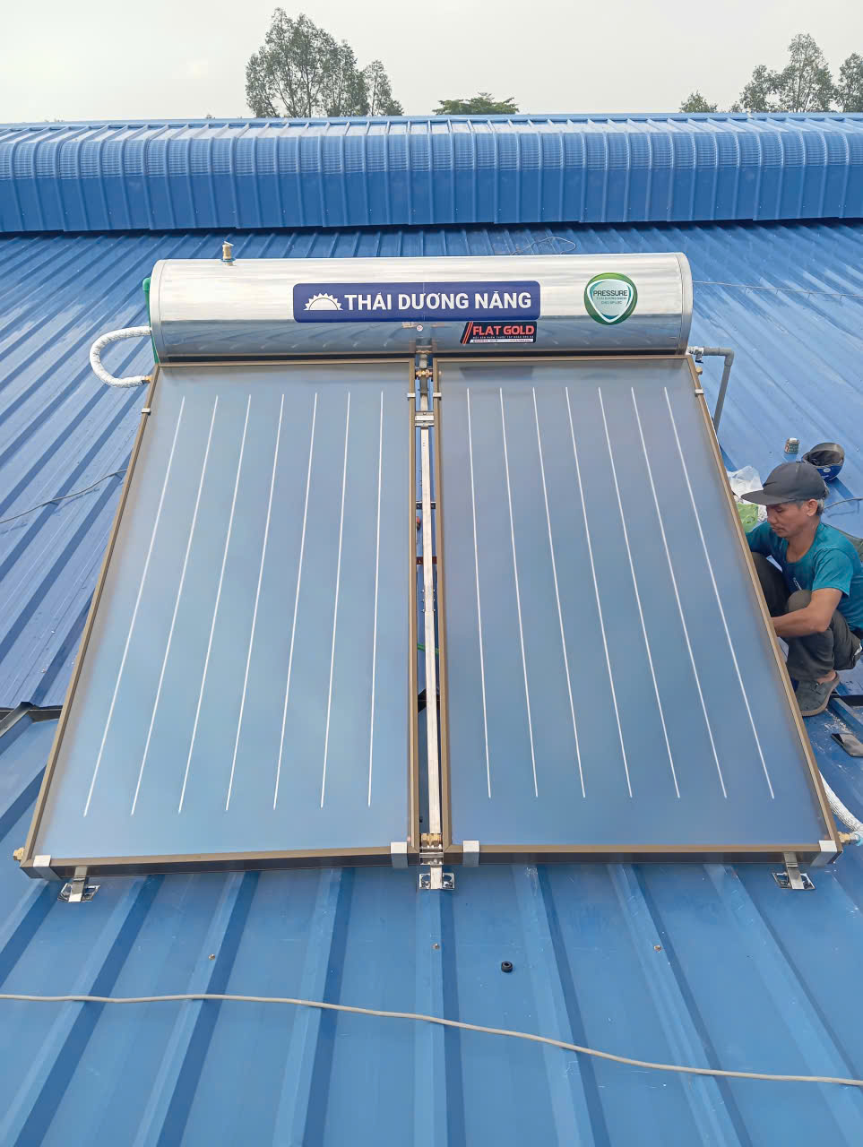 Bảng giá máy năng lượng mặt trời tấm phẳng năm 2026