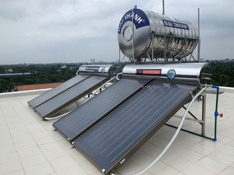 Máy năng lượng mặt trời tấm phẳng chịu áp và không chịu áp