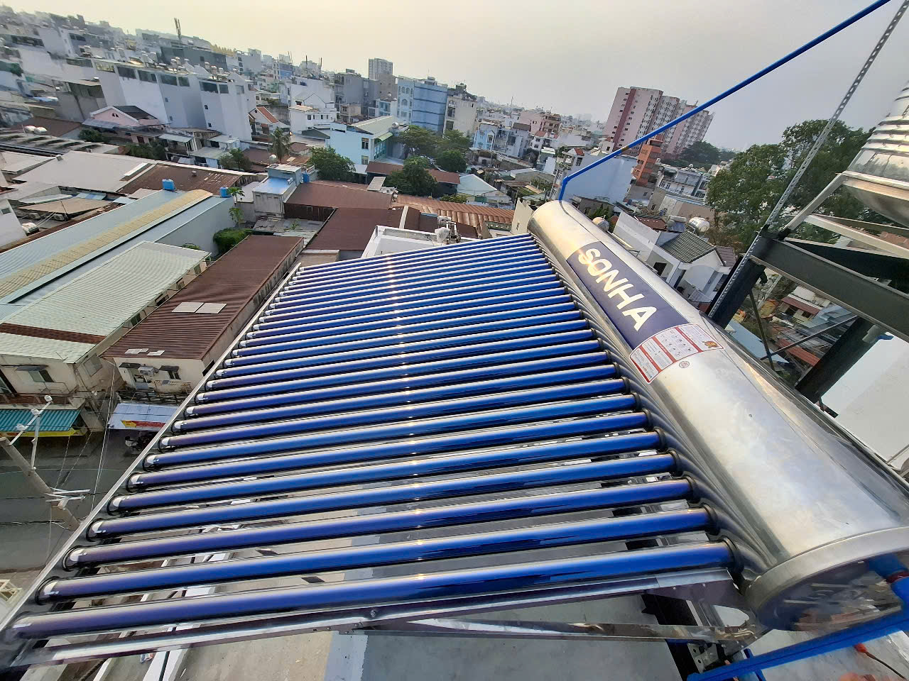 Bảng giá máy nước nóng năng lượng mặt trời 360 lít năm 2026