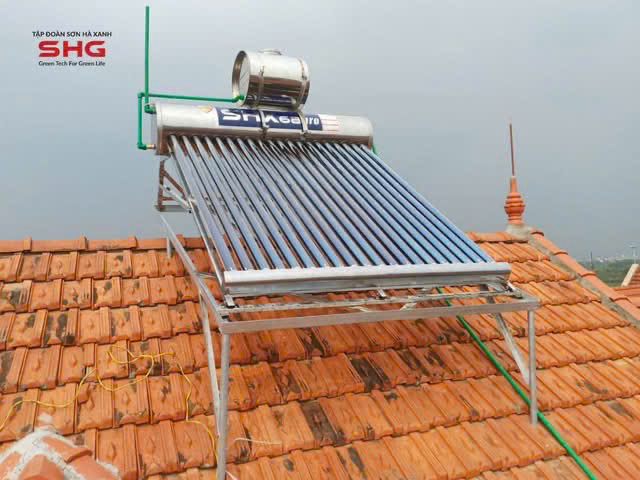 Máy năng lượng mặt trời 225L cho gia đình 4–5 người