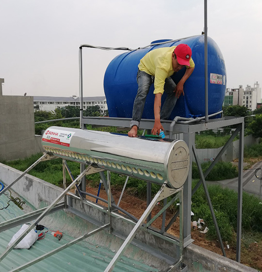 Kiểm tra đường ống khi máy nước nóng năng lượng mặt trời chảy yếu