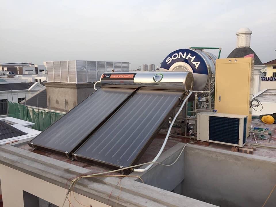 So sánh công nghệ ống chân không ống dầu và tấm phẳng