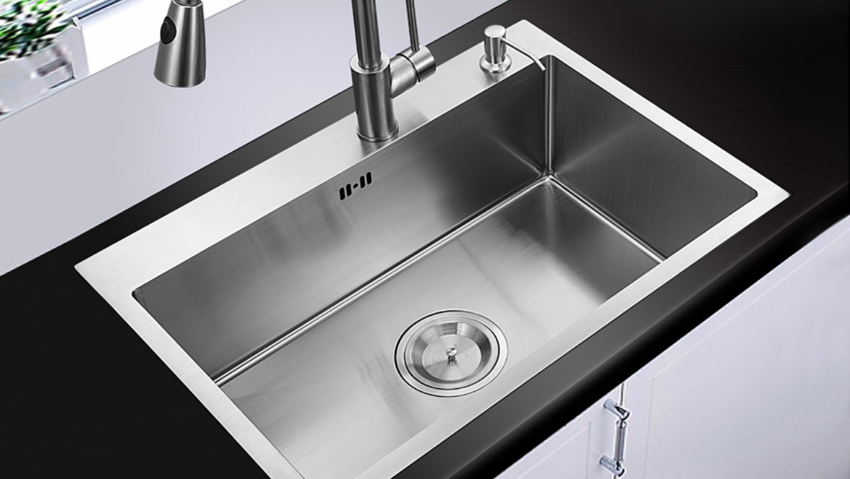 Vệ sinh chậu rửa bát inox 304 sáng bóng