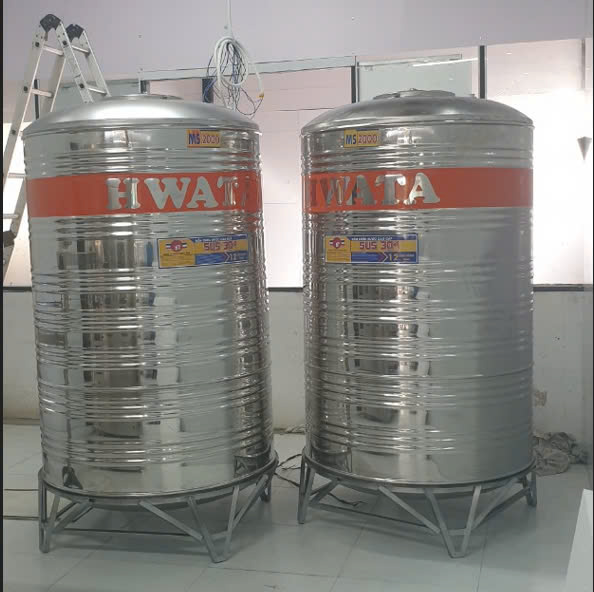 Kiểm tra chân và điểm cố định bồn inox 5000L đứng