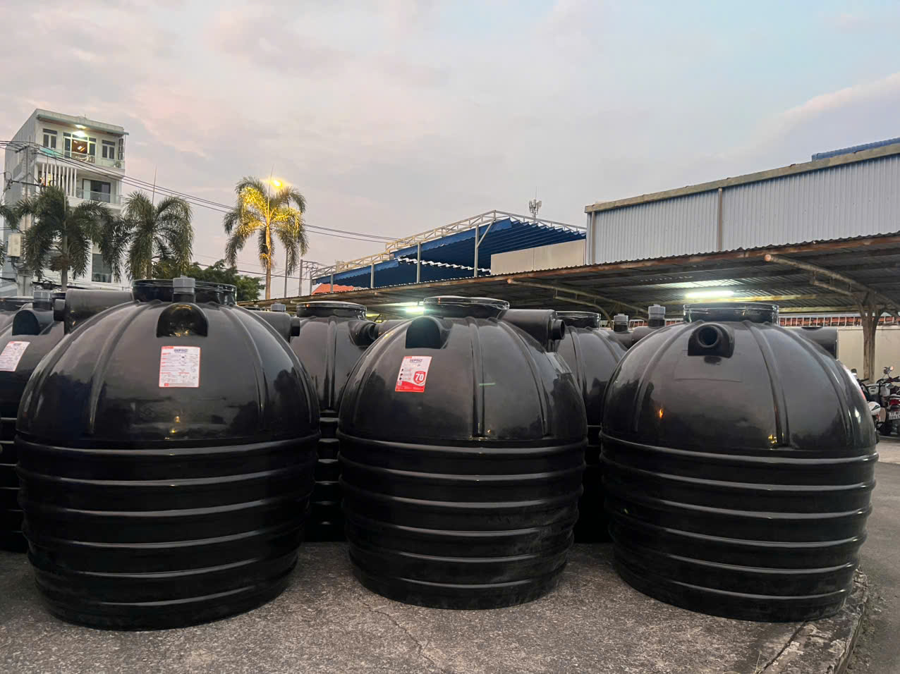 Các thương hiệu bồn tự hoại 2500L