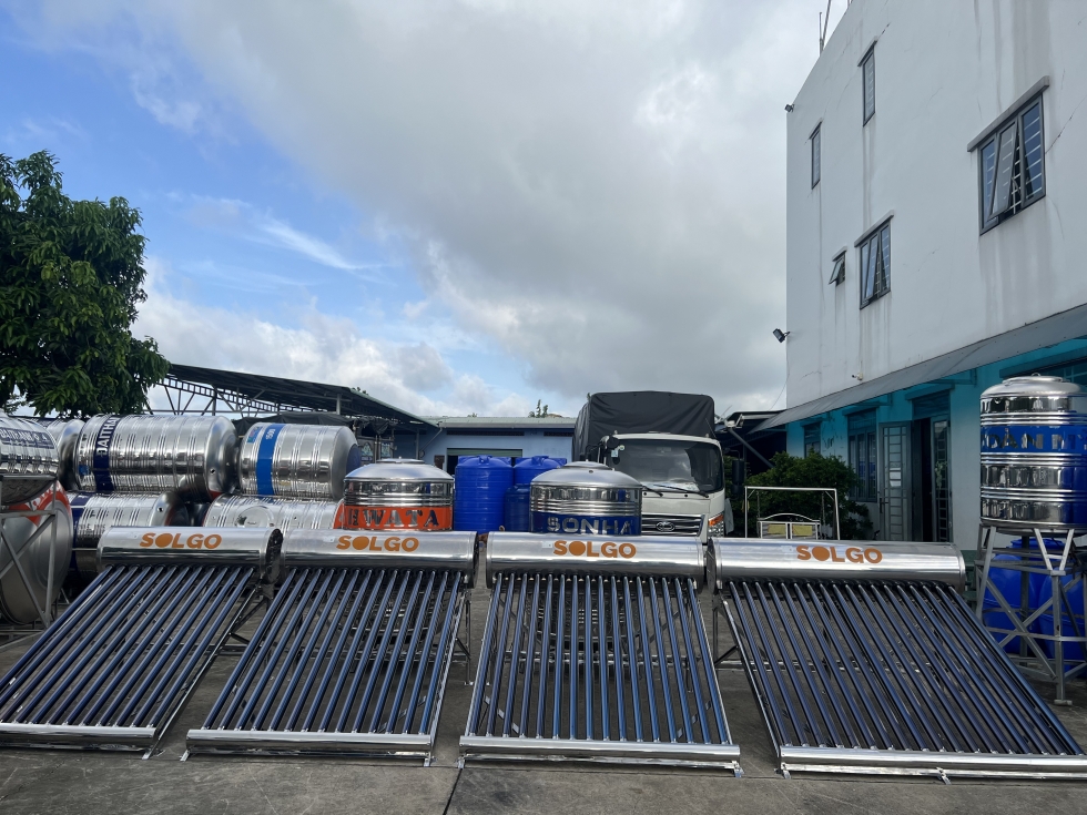 may nuoc nong nang luong mat troi solgo toan my