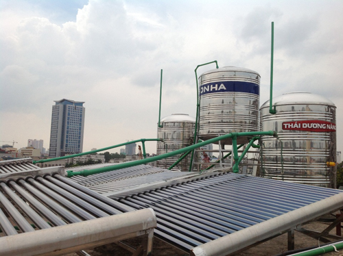 Vị trí máy lắp đặt máy nước nóng năng lượng mặt trời tiêu chuẩn